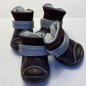 Adorable reflective dog snow boots